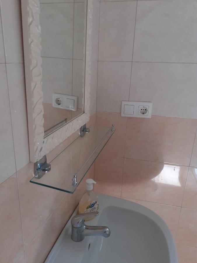 Sobe Zeneral Hotel Novalja Bagian luar foto