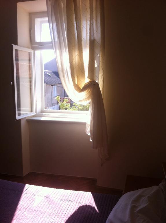 Sobe Zeneral Hotel Novalja Bagian luar foto