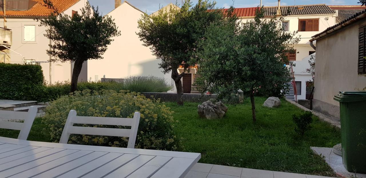 Sobe Zeneral Hotel Novalja Bagian luar foto